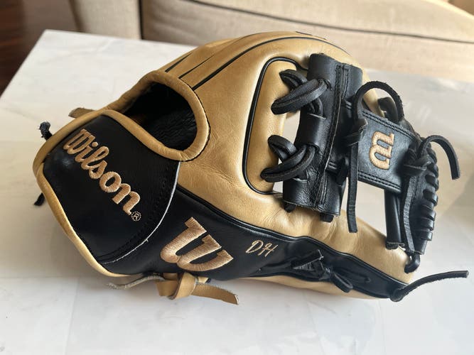 2022 Infield 11.5" A2000 Baseball Glove