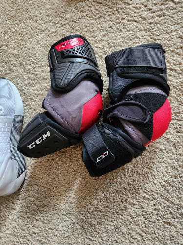 Used Medium CCM QLT290LE Elbow Pads