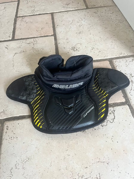 Bauer supreme goalie neck guard