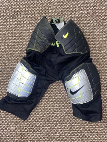 Adult Medium Nike Pro Combat Girdle