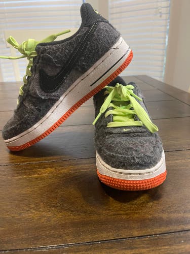 Kid's  Nike Air Force 1 Shoes Size 5.5