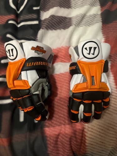 Express New Player's Warrior Medium Burn XP Lacrosse Gloves