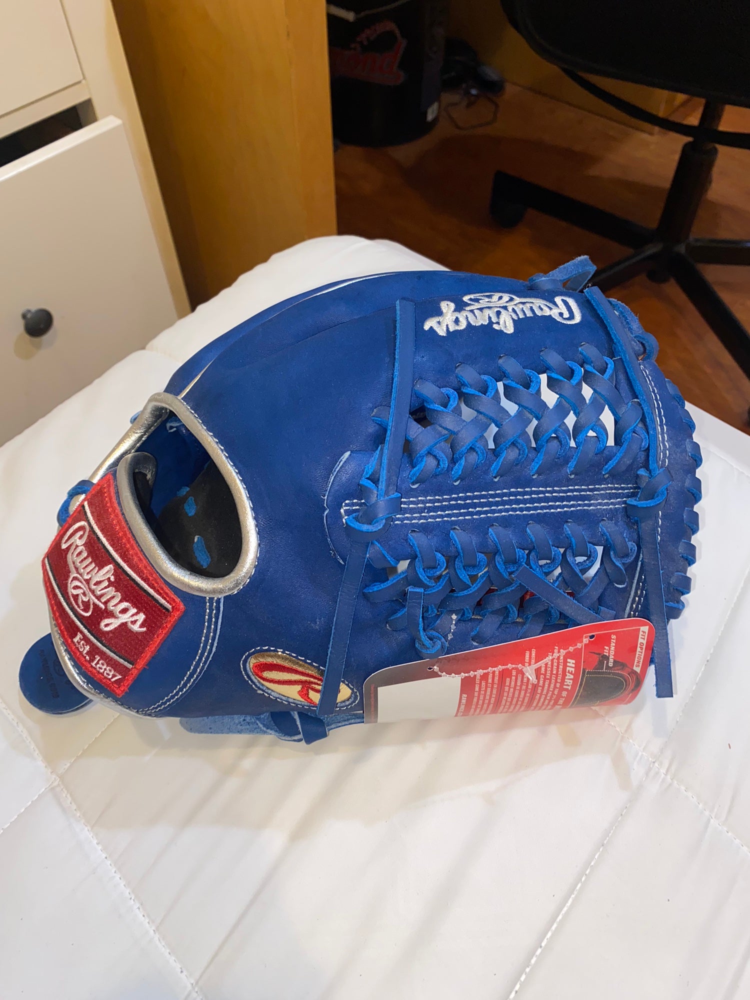 Signed Marcus Stroman Rawling Heart Of The Hide Glove