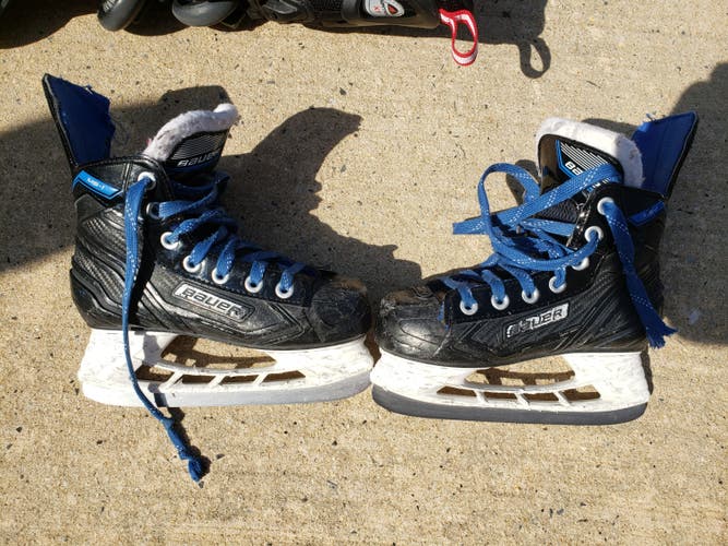 Youth Used Bauer Hockey Skates Regular Width Size 1