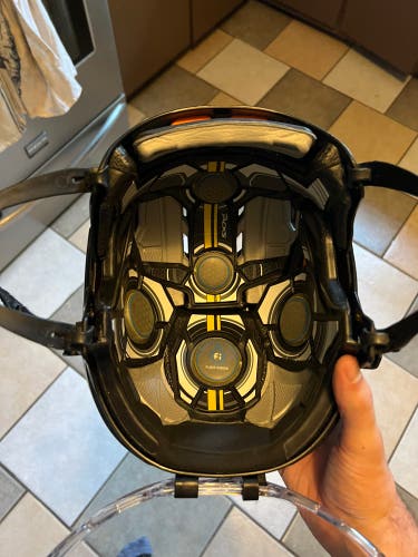 Used Medium CCM Pro Stock Tacks 910 Helmet