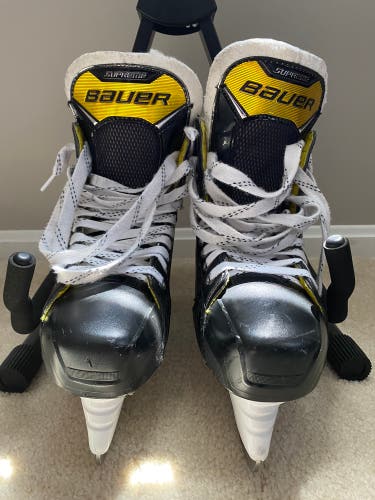 Used Bauer Supreme S37 Senior Size 8.0 EE Hockey Skates