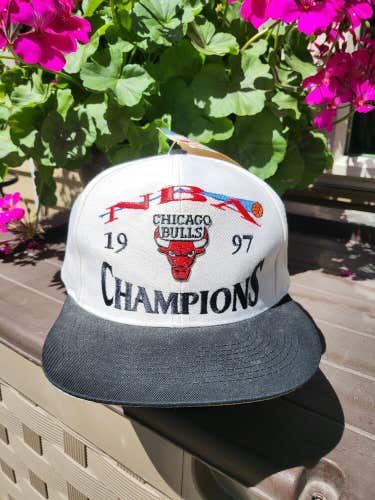 NEW Vintage Rare Chicago Bulls 1997 NBA Champions Sports Vtg Hat Cap Snapback