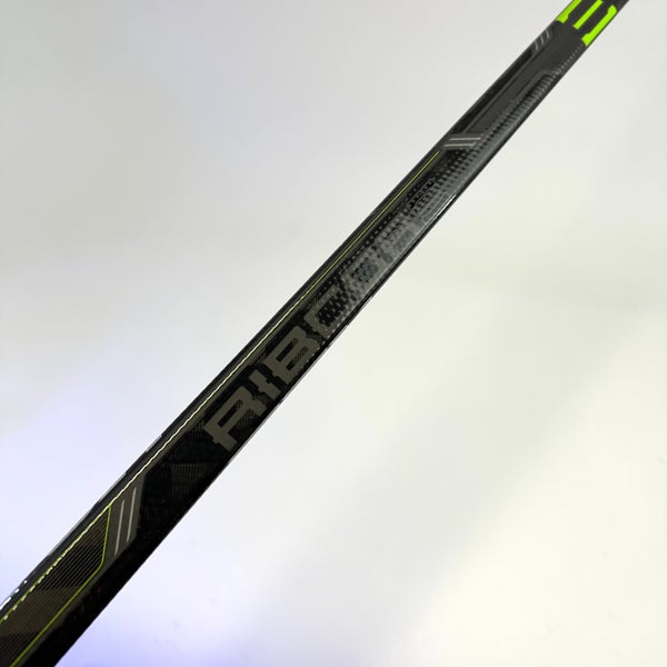 Left - Easton Synergy SE16 Refurbished Hockey Stick - Senior - Grip -  Custom Pro Curve