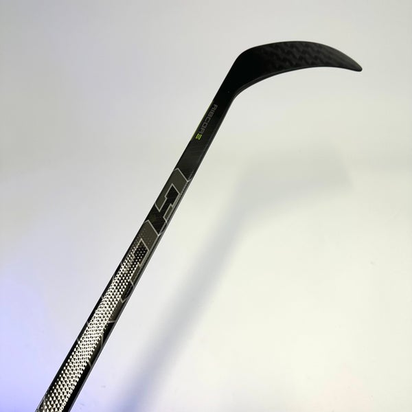 Left - Easton Synergy SE16 Refurbished Hockey Stick - Senior - Grip -  Custom Pro Curve