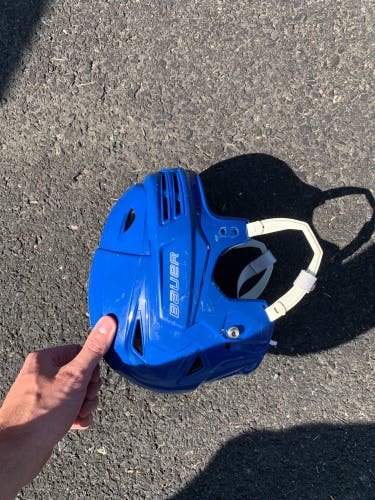 Used Medium Bauer  Re-Akt 200 Helmet
