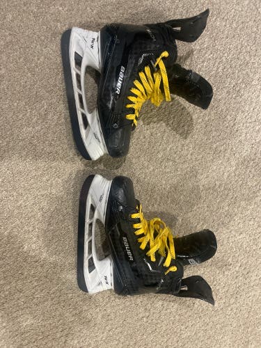 Used Bauer Size 6.5 Supreme Mach Hockey Skates