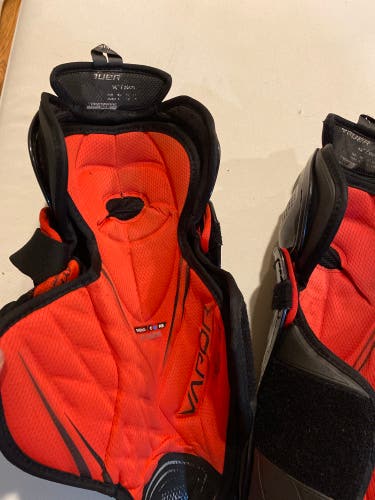Used Bauer  Vapor 2X Pro Shin Pads
