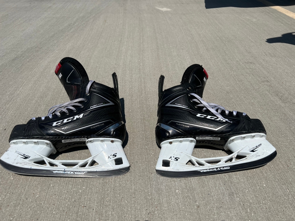 Custom CCM Regular Width Size 7 1/4 Ribcor 80K Hockey Skates