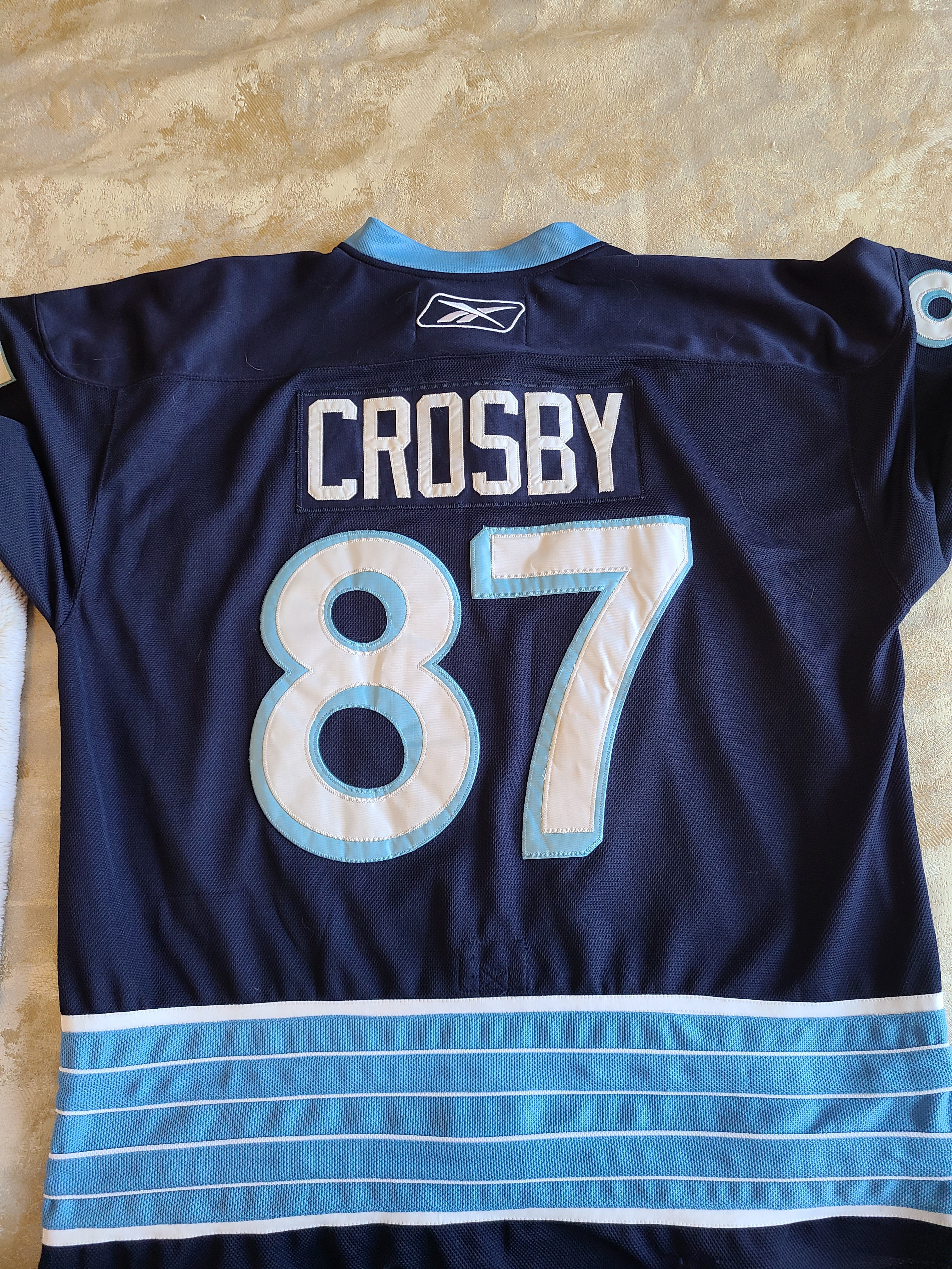 Sidney CROSBY Signed Pittsburgh Penguins 2011 Winter Classic Jersey
