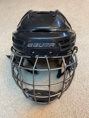 Medium Bauer Re-Akt 100 Helmet with Cage