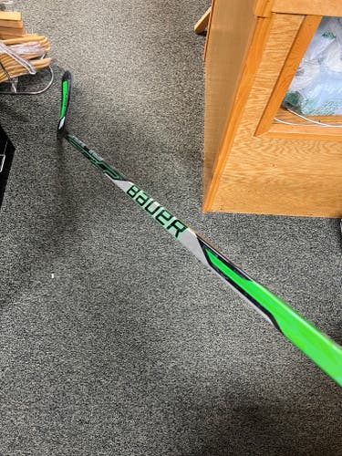 New Senior Bauer Right Handed ADV SLING Hockey Stick P28