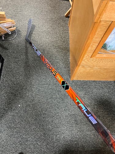New Intermediate True Right Handed HZRDUS 9X Hockey Stick TC4