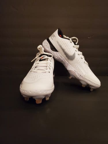 BNWOB Adult Men's Size 7.5 (Women's 8.5) Nike Low Top Alpha huarache elite 3 low Metal Cleat