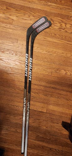 New Senior Bauer Right Handed Vapor Hyperlite Hockey Stick P28
