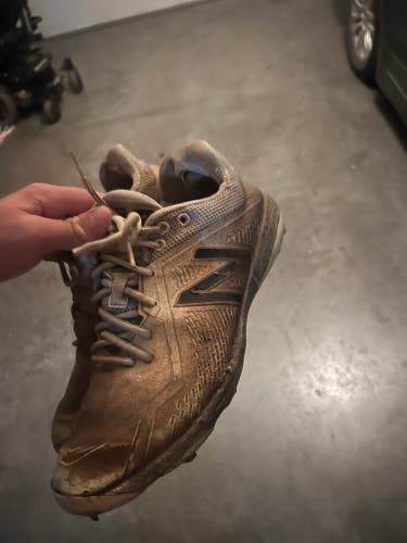 Used Size Men's 10.5 (W 11.5) New Balance