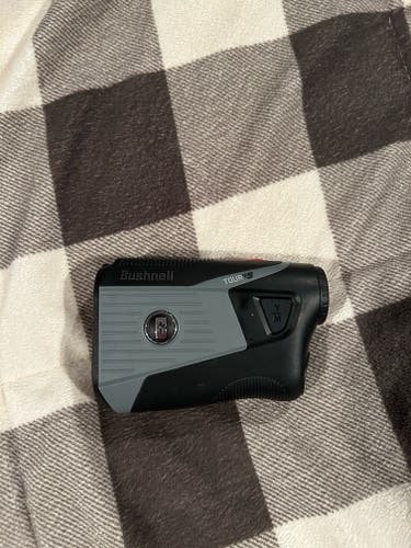 Bushnell Tour V5