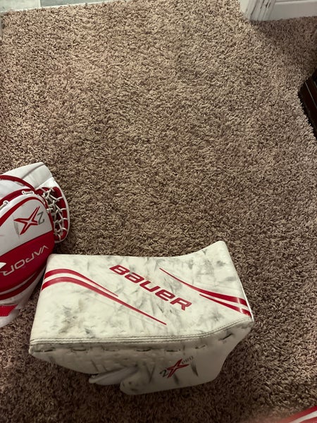 Bauer vapor 2x pro goalie glove red and white