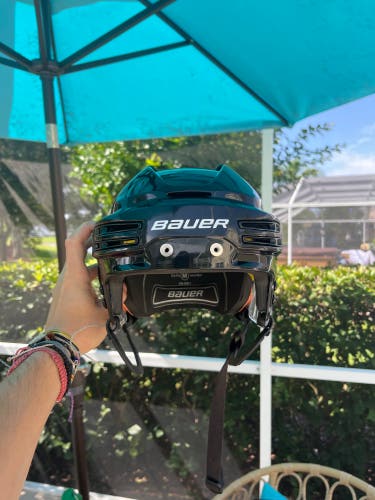 Used Medium Bauer Re-Akt 75 Helmet