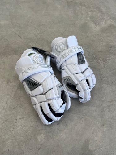 New 13” Maverik M5 Gloves