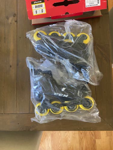 New CCM Regular Width Size 9 Super Tacks 9350 Inline Skates