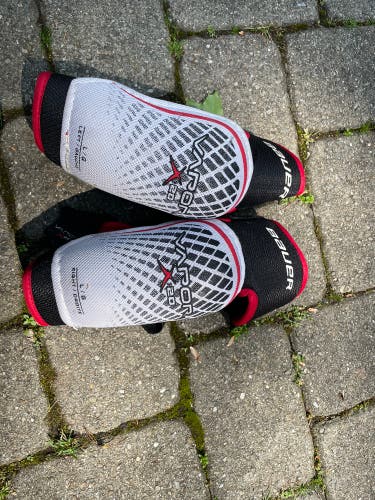 Barely Used Bauer Vapor X20 Senior Large Elbow Pads