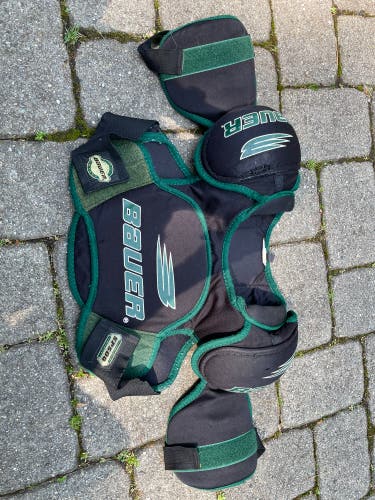 Used Large Bauer SP500J Shoulder Pads