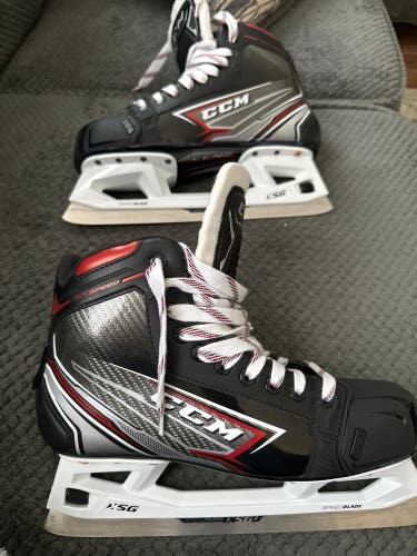 New CCM Regular Width  Size 10 Jetspeed ft460 Hockey Goalie Skates