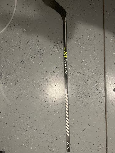Senior Left Hand P28  Alpha LX 30 Hockey Stick