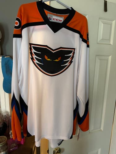 White New XXL CCM Jersey