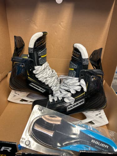 New Bauer Regular Width  Size 6 Supreme 2S Pro Hockey Skates