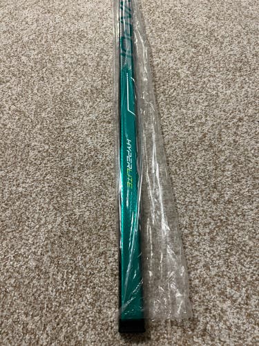 Intermediate Right Handed P92M Pro Stock Vapor Hyperlite Hockey Stick