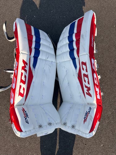 Used 32" CCM Extreme Flex II Goalie Leg Pads