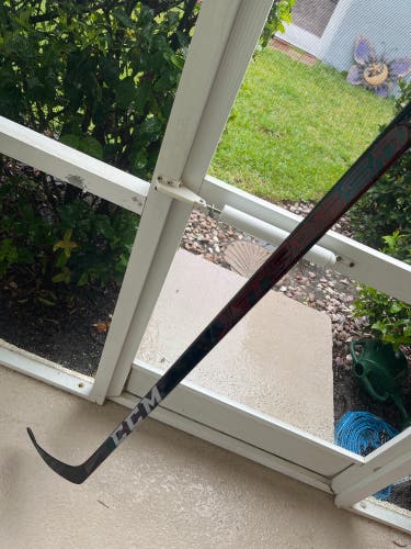 Senior Left Hand P28 Pro Stock Jetspeed Team Hockey Stick