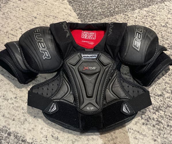 Used Junior Bauer Vapor X900 lite shoulder pads