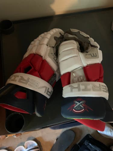 PLL Cannons Team Issues Gloves