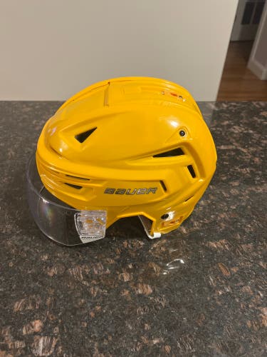 New Medium Bauer Pro Stock Re-Akt 150 Helmet With Visor