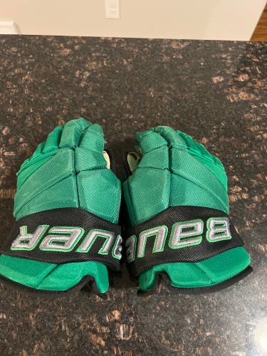 Used Bauer 14" Pro Stock Vapor Pro Team Gloves