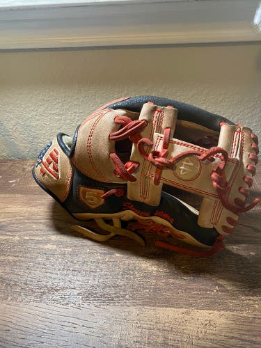 Used Right Hand Throw 11.75" Baseball Glove