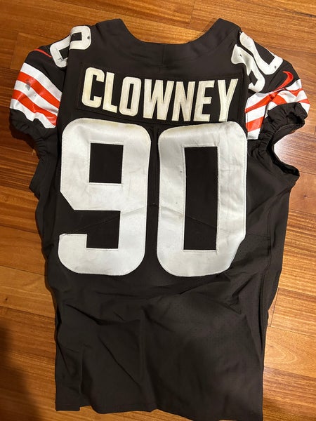 Cleveland Browns Players Show Off New Throwback Uniform - Sports