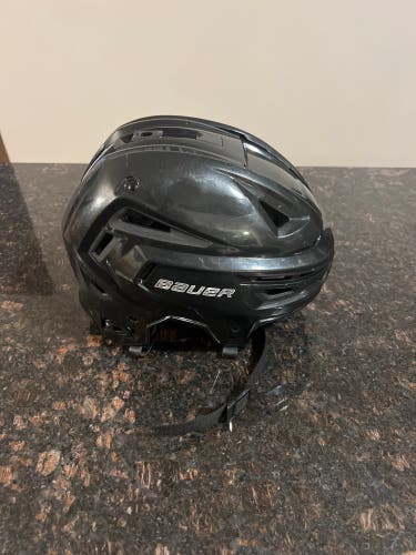 Used Medium Bauer Pro Stock Re-Akt 150 Helmet