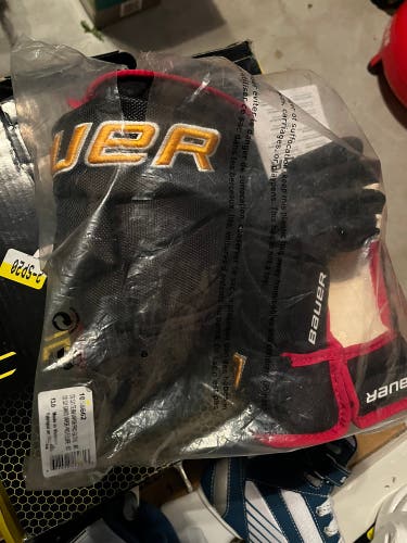 Bauer 13" Vapor Pro Team Gloves