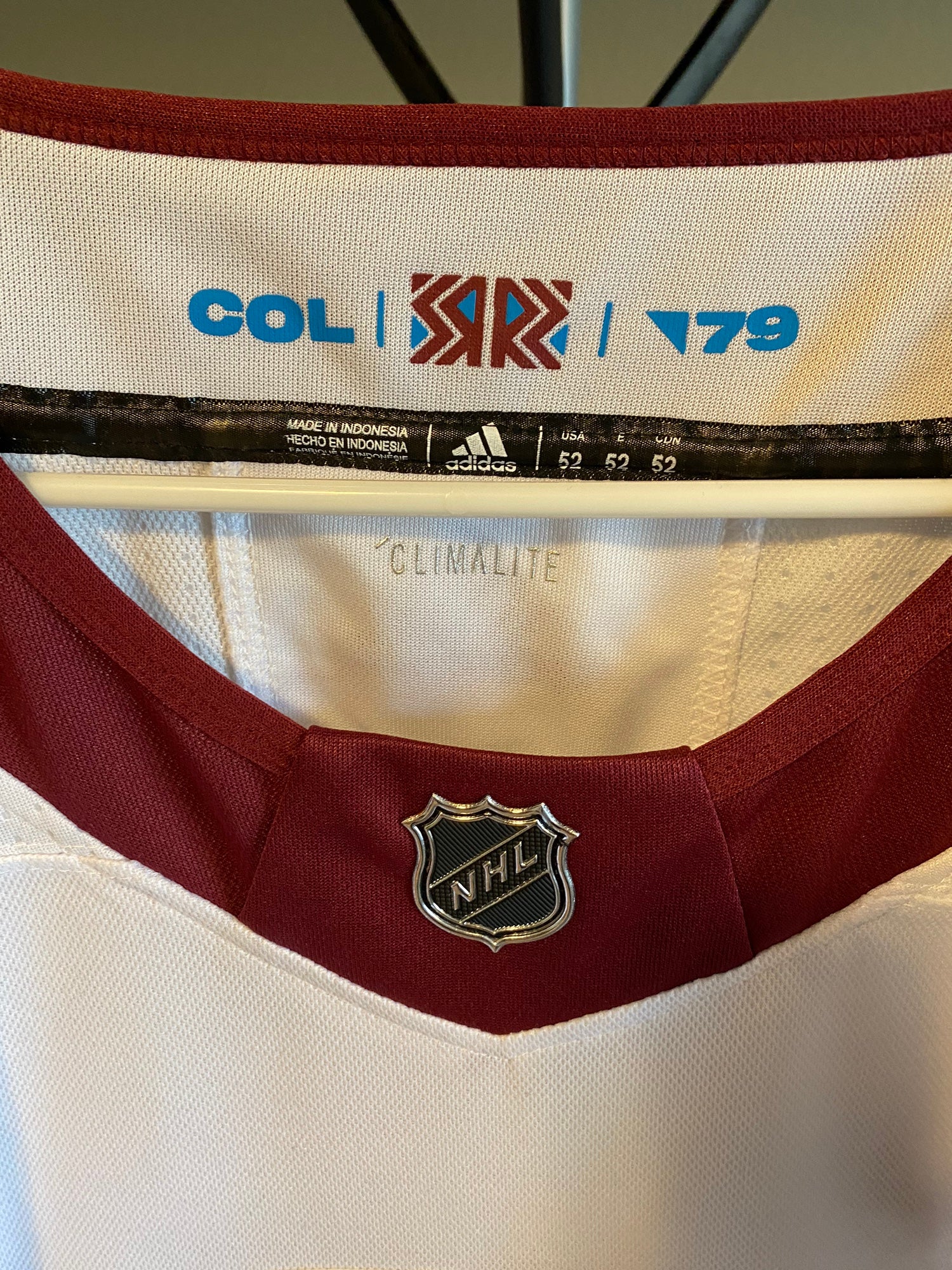 NEW*Nathan MacKinnon Alternate Colorado Avalanche NHL Jersey Size L 52