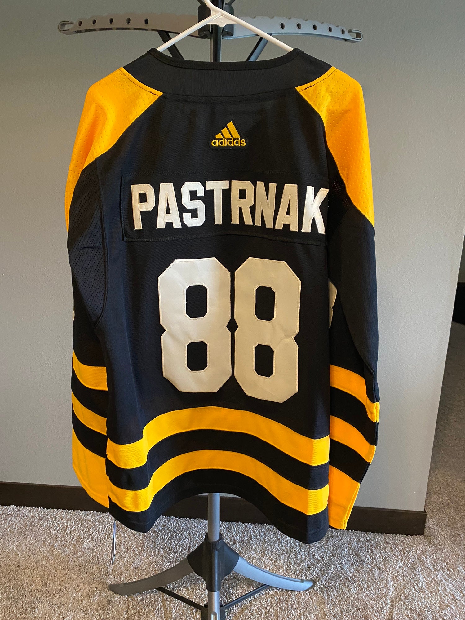 Pastrnak Ladies Winter Classic Fanatics Breakaway Jersey (L) | Boston ProShop