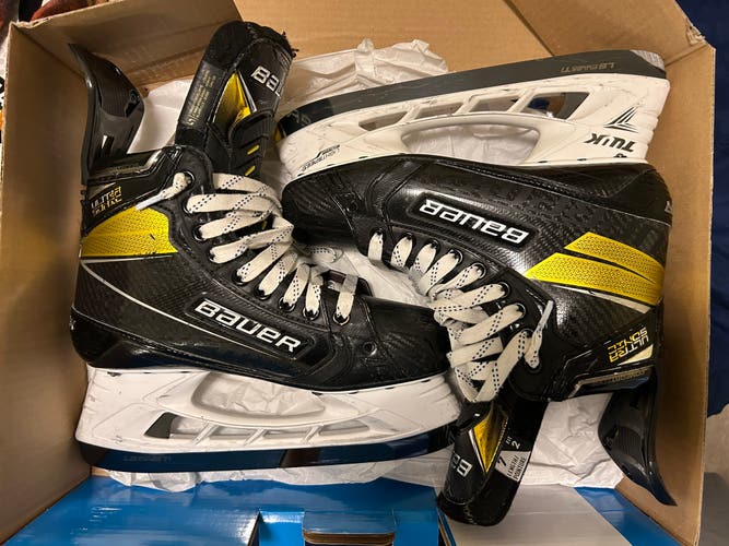 Used Bauer Regular Width  Size 7 Supreme UltraSonic Hockey Skates