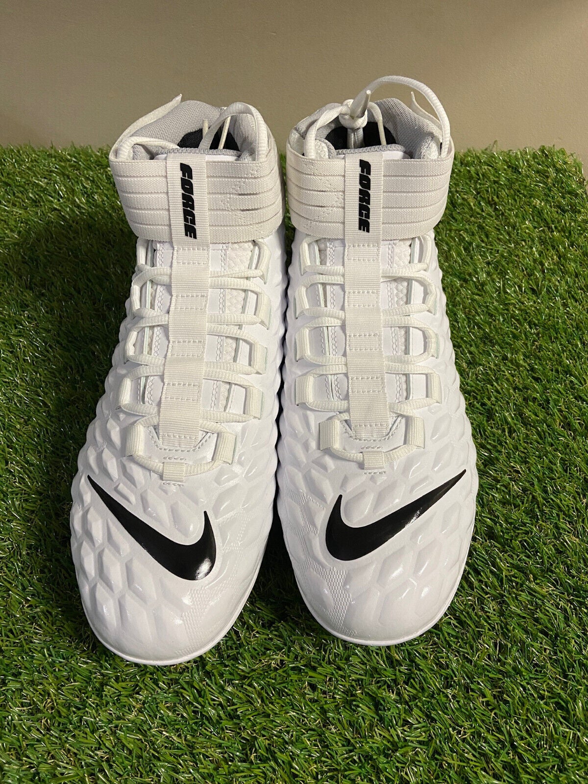 offensive lineman cleats